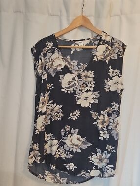 Old Navy Navy Floral Cap Sleeve Blouse